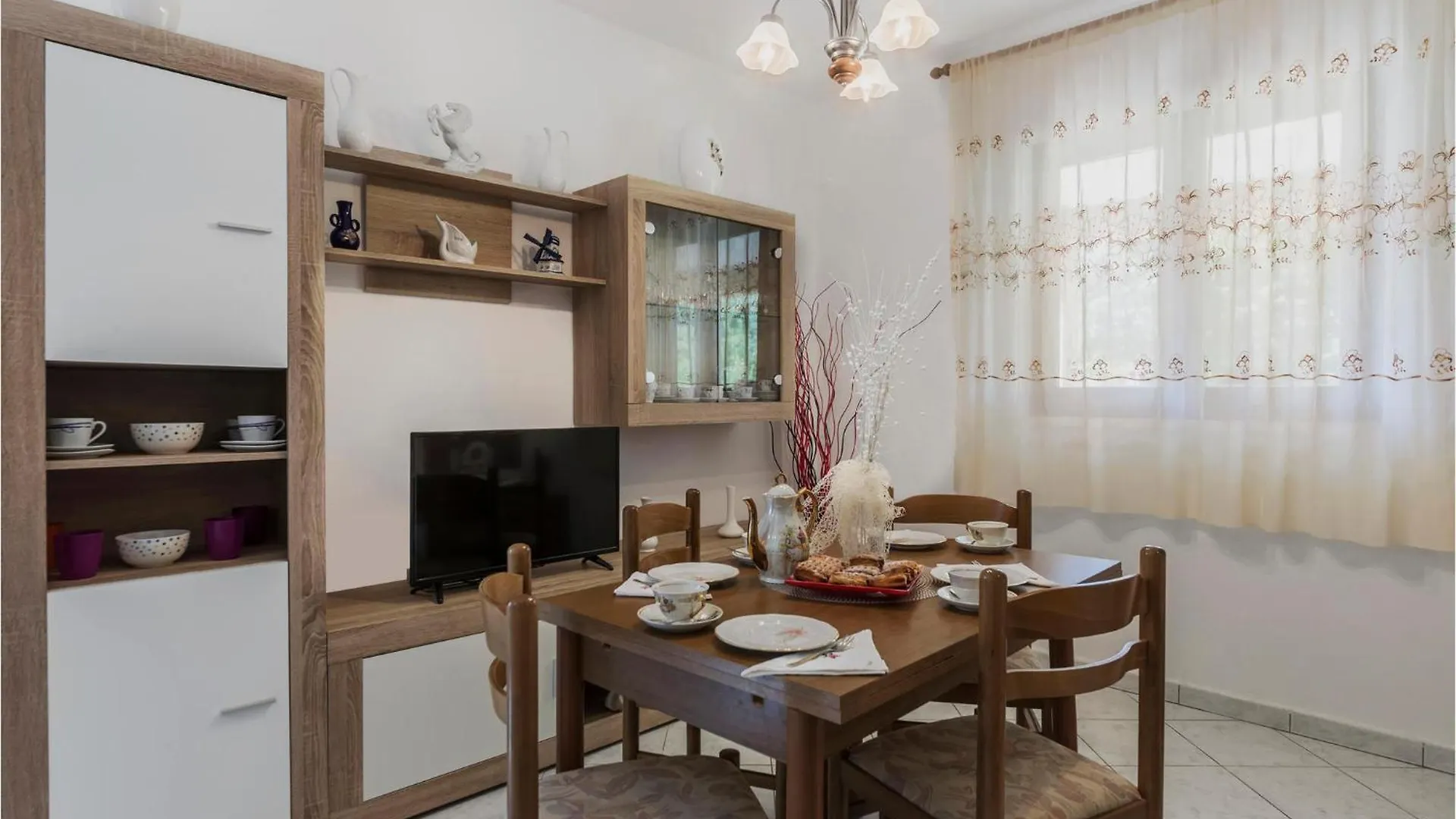 Cozy Home In Labin With Kitchen Holiday home