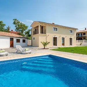 Tranquil In With Private Swimming Pool Ferienhaus